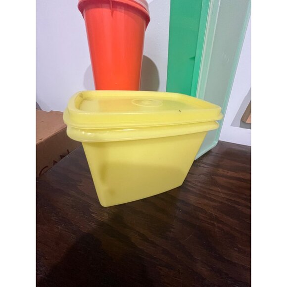 Lot of 3 Tupperware containers w/lids; 262-14, 1243-1, 892-1 - Picture 2 of 14